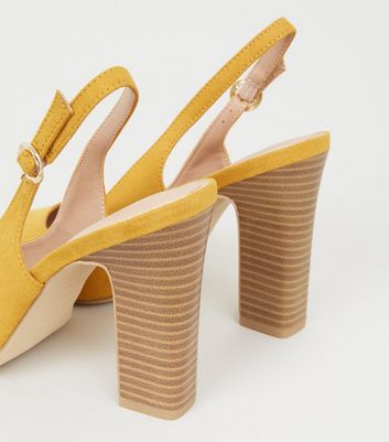 Wide Fit – Senfgelbe High Heels mit Fersenriemen und Holzabsatz Für später speichern Von gespeicherten Artikeln entfernen Wide Fit – Senfgelbe High Heels mit Fersenriemen und Holzabsatz Für später speichern Von gespeicherten Artikeln entfernen